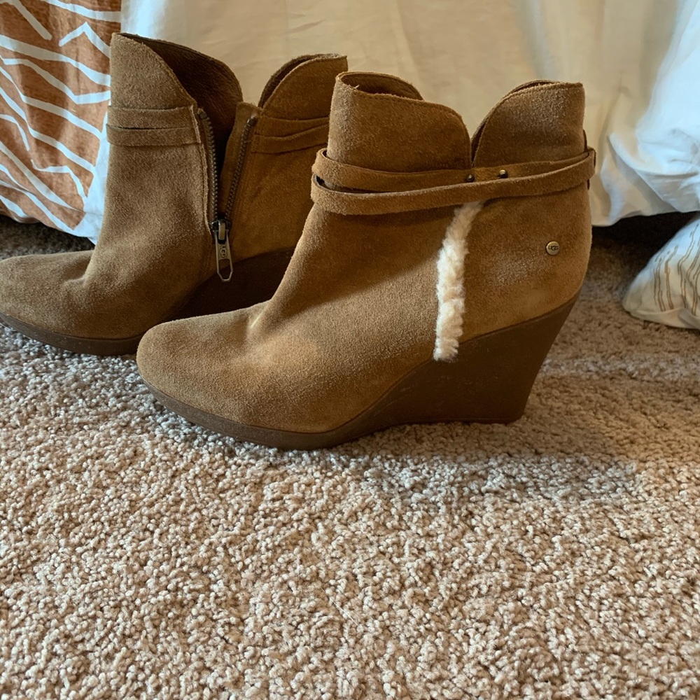 Uggs suede size 8 booties